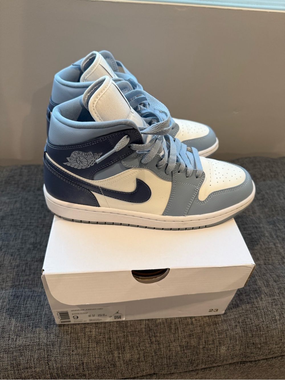Women’s Nike Jordan High Mid Sneakers Colorblock - Picture 2 of 6